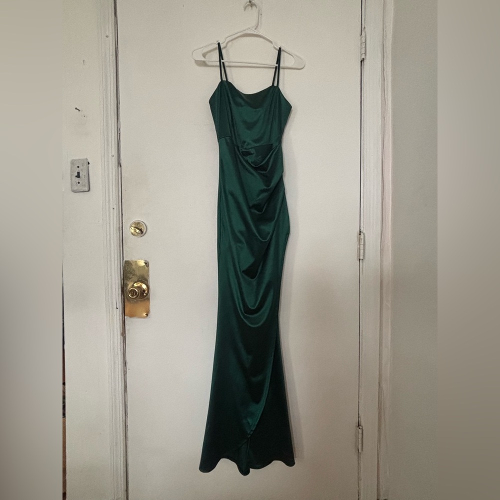 Elegant Green Satin Evening Gown